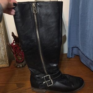 Black Rampage boots - size 7